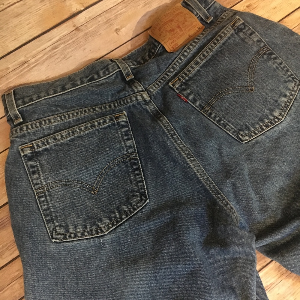 Vintage Levis 550 Relaxed Fit tapered leg jeans